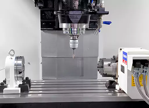 Uma máquina CNC de 4 caixas