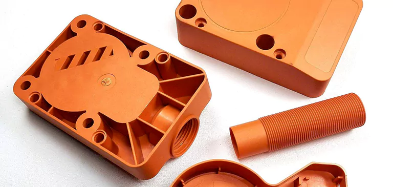 plastic parts made by high-precision tech