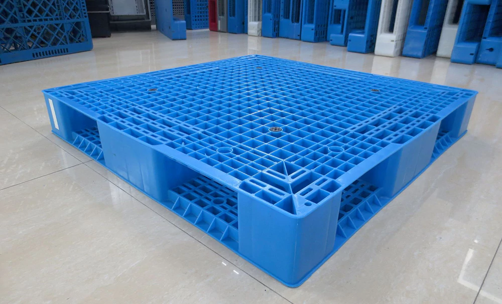 finnished pallets by plastic injection molding process
